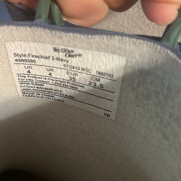 boots for wet weather, walking through puddles. there are scuffs. see photo - Picture 3 of 8